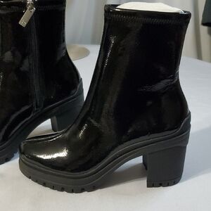 D'Amelio NWOT Black Patent Womens Block Heel Zip Helenna Ankle Boots Size 7.5